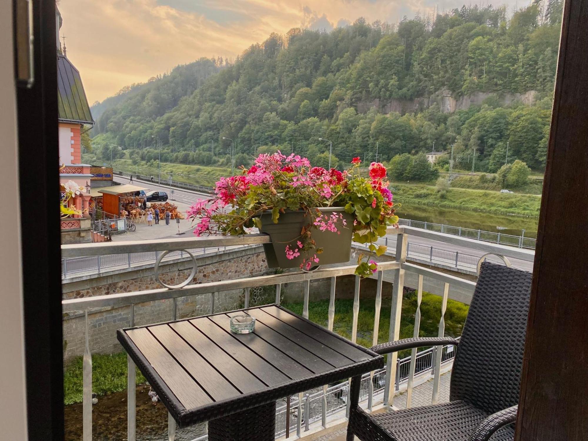 Hotel Labe Hrensko Exterior photo